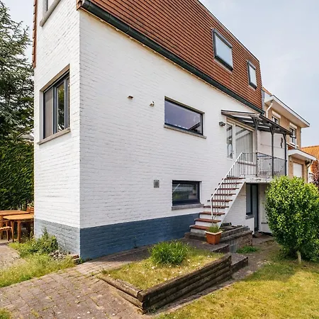Near Sea And Shops In Belgium, Cleaning Included *